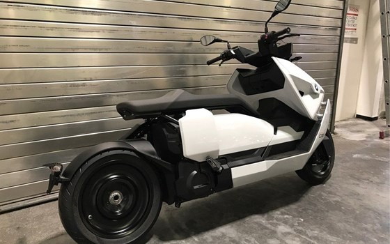 Gebrauchtmotorrad BMW CE 04 - Bild 3