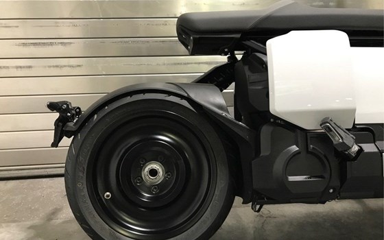 Gebrauchtmotorrad BMW CE 04 - Bild 5