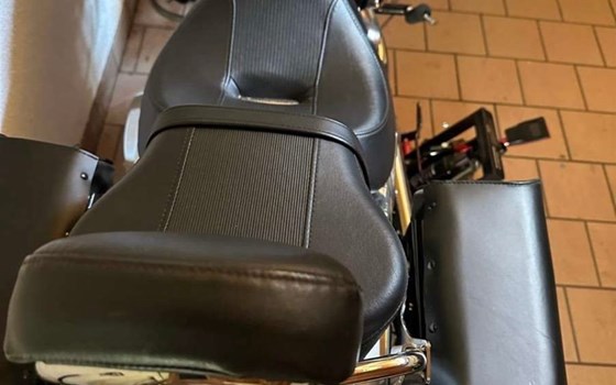 Gebrauchtmotorrad Harley-Davidson Softail Breakout FXSB - Bild 4