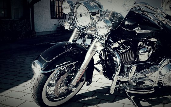 Gebrauchtmotorrad Harley-Davidson Road King Classic FLHRC - Bild 3