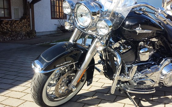 Gebrauchtmotorrad Harley-Davidson Road King Classic FLHRC - Bild 6