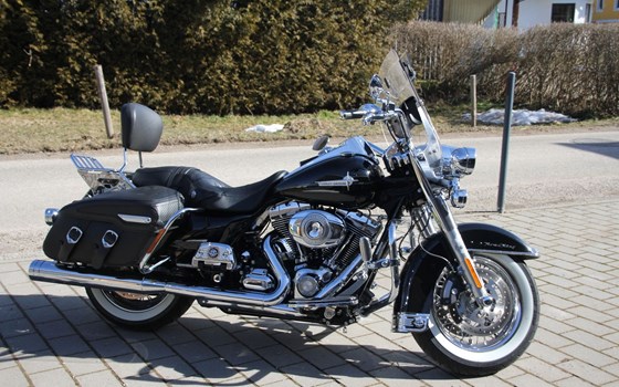 Gebrauchtmotorrad Harley-Davidson Road King Classic FLHRC - Bild 9