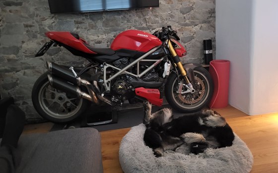 Gebrauchtmotorrad Ducati Streetfighter V2 S - Bild 1