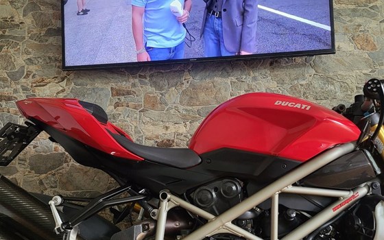 Gebrauchtmotorrad Ducati Streetfighter V2 S - Bild 2