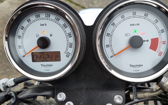 Gebrauchtmotorrad Triumph Thruxton - Bild 2