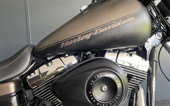 Gebrauchtmotorrad Harley-Davidson Dyna Wide Glide FXDWG - Bild 6