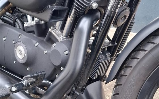 Gebrauchtmotorrad Harley-Davidson Sportster XL 883 N Iron - Bild 4