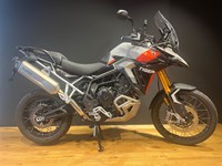 Neumotorrad Triumph Tiger 900 Rally Pro Inklusiv Akra / Service neu