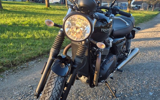 Motorrad Occasion Triumph Street Twin - Bild 3