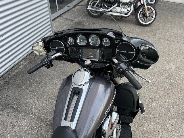 Harley-Davidson FLHTK Electra Glide Ultra Limited (Charcoal Pearl/Vivid Black) - Bild 5