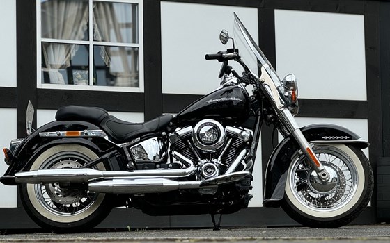 Gebrauchtmotorrad Harley-Davidson Softail Deluxe FLDE - Bild 3