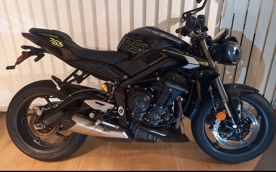 Gebrauchtmotorrad Triumph Street Triple RS - Bild 1