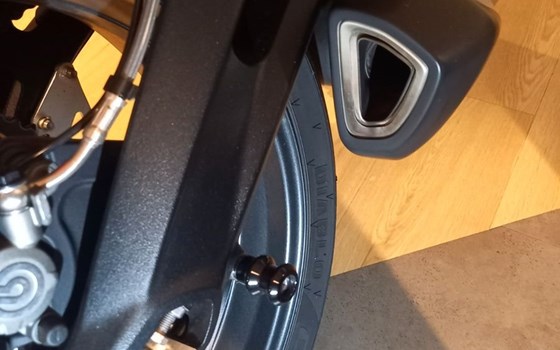 Gebrauchtmotorrad Triumph Street Triple RS - Bild 14
