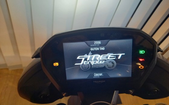 Gebrauchtmotorrad Triumph Street Triple RS - Bild 16