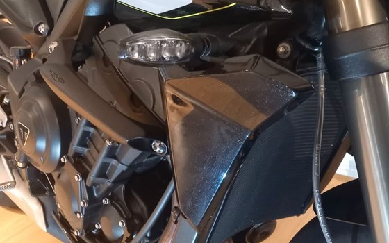 Gebrauchtmotorrad Triumph Street Triple RS - Bild 6