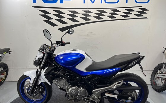 Gebrauchtmotorrad Suzuki SFV 650 Gladius - Bild 10