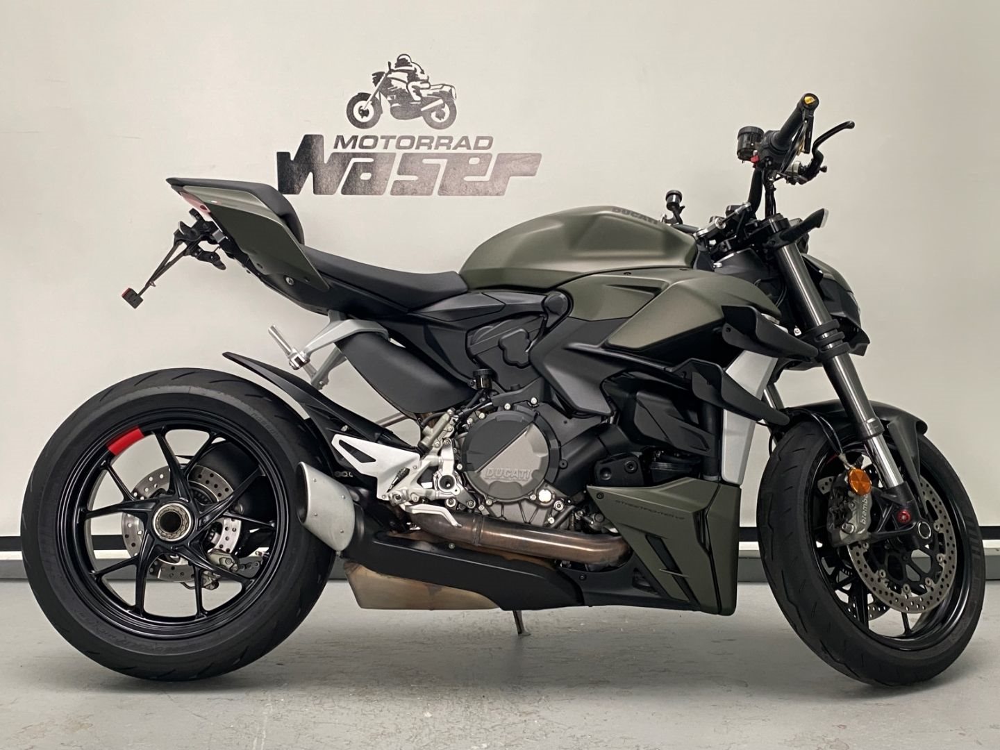 Ducati Streetfighter V2