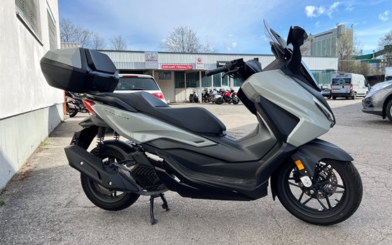 Gebrauchtmotorrad Honda Forza 125 - Bild 3