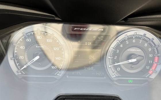 Gebrauchtmotorrad Honda Forza 125 - Bild 7