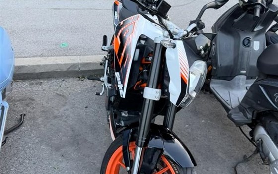 Gebrauchtmotorrad KTM 390 Duke - Bild 3