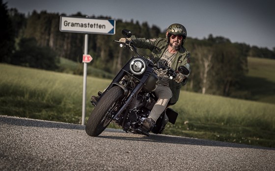 Gebrauchtmotorrad Harley-Davidson Softail Slim S - Bild 12