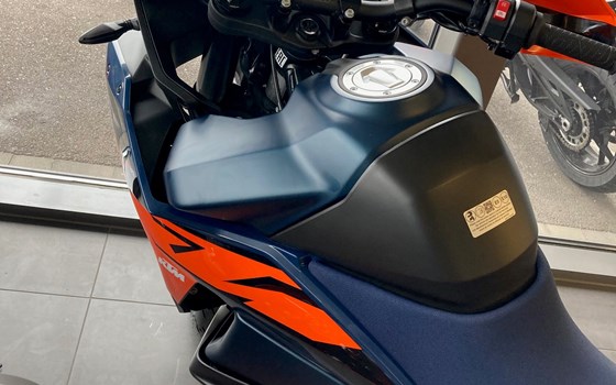 Neufahrzeug KTM 890 SMT - Bild 2