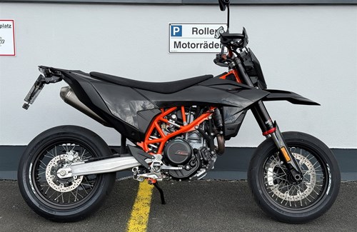 Neumotorrad KTM 690 SMC R