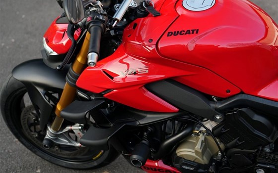 Gebrauchtmotorrad Ducati Streetfighter V4 S - Bild 2