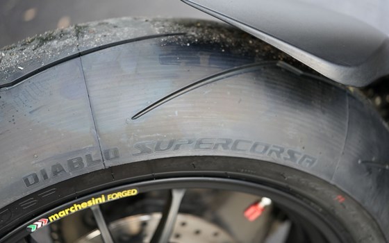 Gebrauchtmotorrad Ducati Streetfighter V4 S - Bild 5