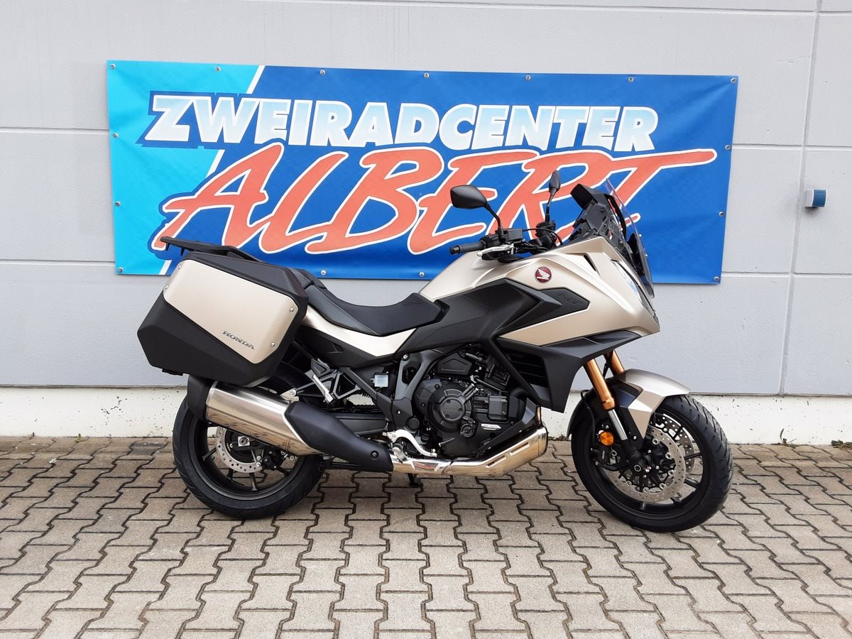 Honda NT1100 DCT Electronic Suspension