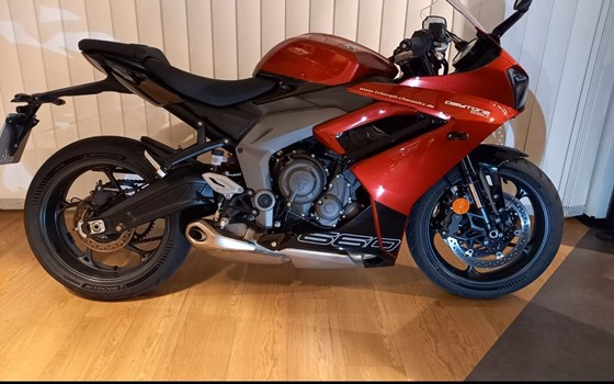 Gebrauchtmotorrad Triumph Daytona 660 - Bild 1
