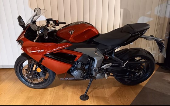 Gebrauchtmotorrad Triumph Daytona 660 - Bild 3