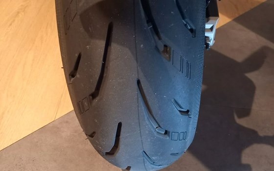 Gebrauchtmotorrad Triumph Daytona 660 - Bild 8