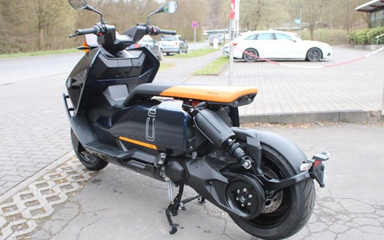 Gebrauchtmotorrad BMW CE 04 - Bild 3