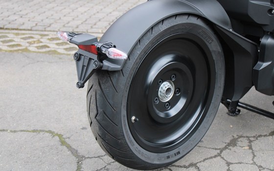 Gebrauchtmotorrad BMW CE 04 - Bild 5