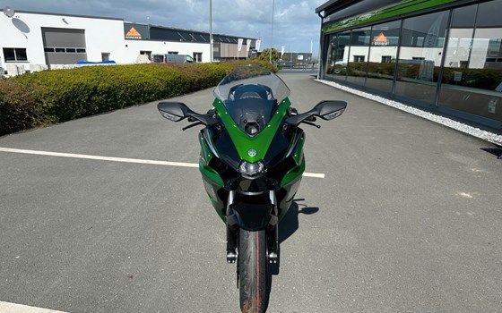 Neufahrzeug Kawasaki Ninja H2 SX SE - Bild 2