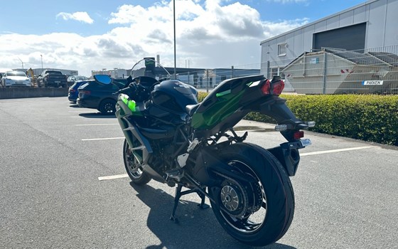 Neufahrzeug Kawasaki Ninja H2 SX SE - Bild 5