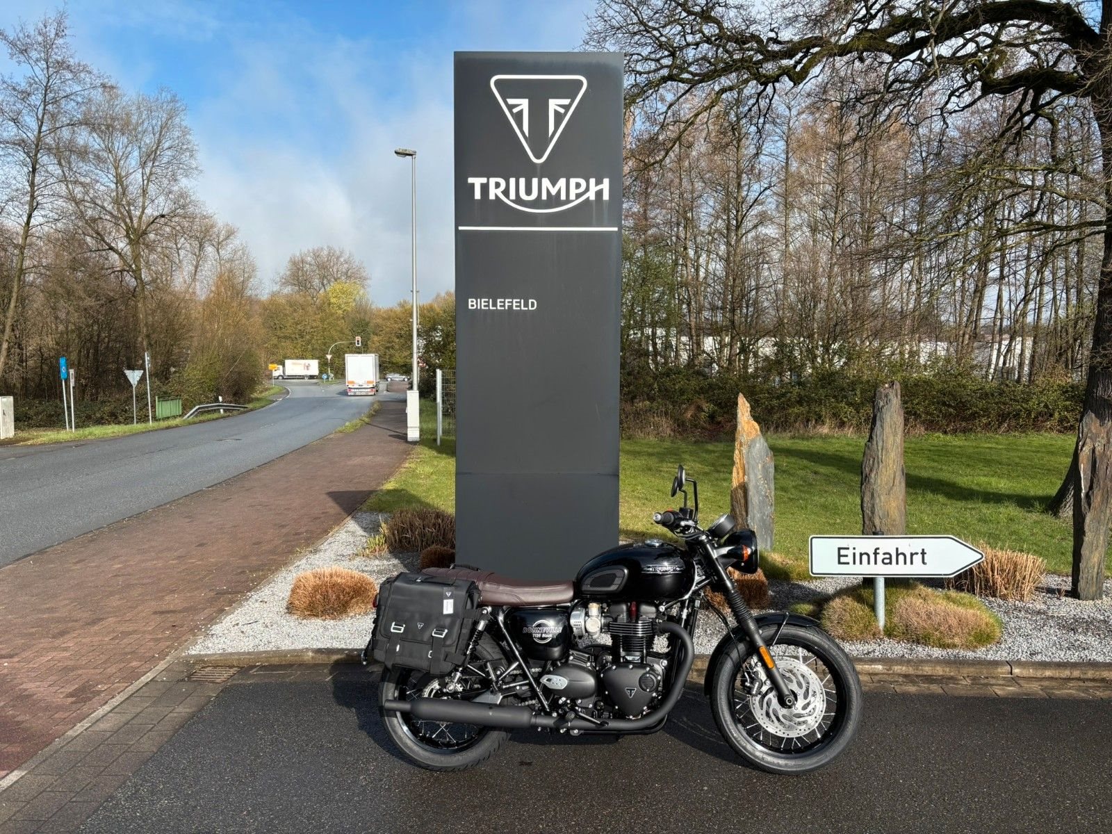 Triumph Bonneville T120 Black