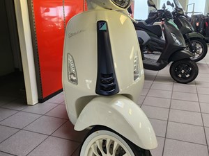 Vespa Sprint 125