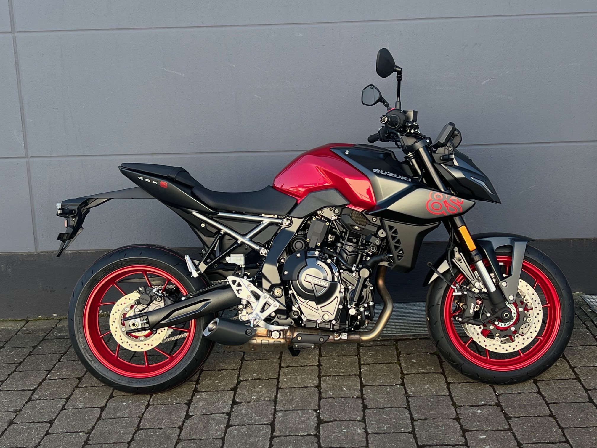Suzuki GSX-8S