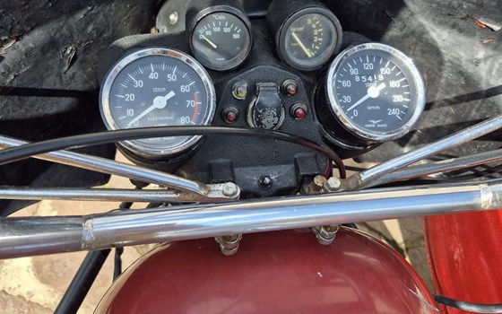 Gebrauchtmotorrad Moto Guzzi V850 GT - Bild 2