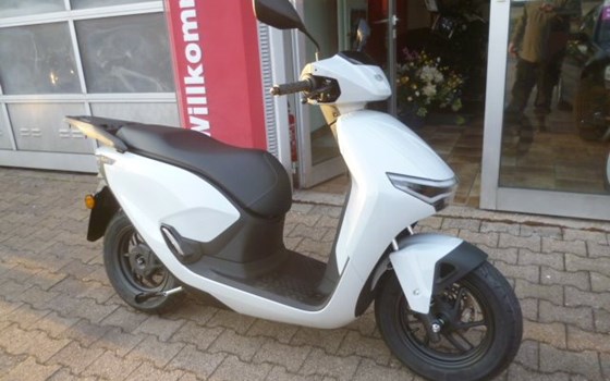 Gebrauchtmotorrad Honda CUV e: - Bild 2