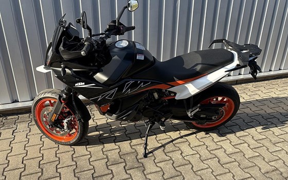 Gebrauchtmotorrad KTM 890 SMT - Bild 2