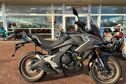 CFMOTO 700MT