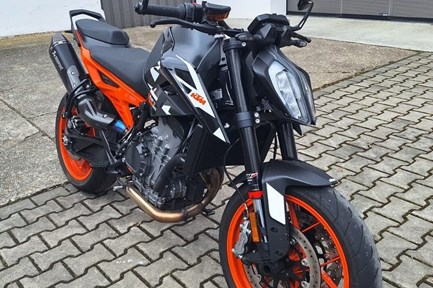 KTM 890 Duke GP