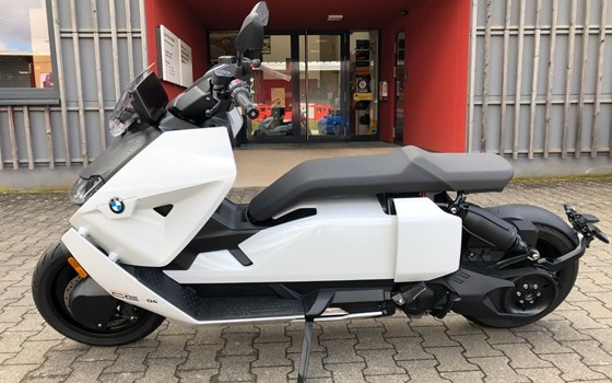 Gebrauchtmotorrad BMW CE 04 - Bild 1