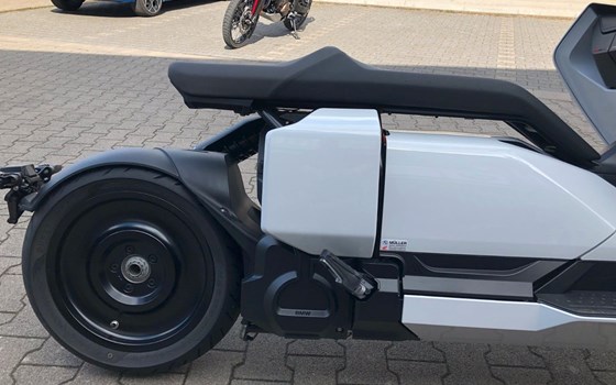 Gebrauchtmotorrad BMW CE 04 - Bild 13