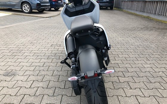 Gebrauchtmotorrad BMW CE 04 - Bild 15