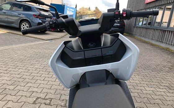 Gebrauchtmotorrad BMW CE 04 - Bild 16