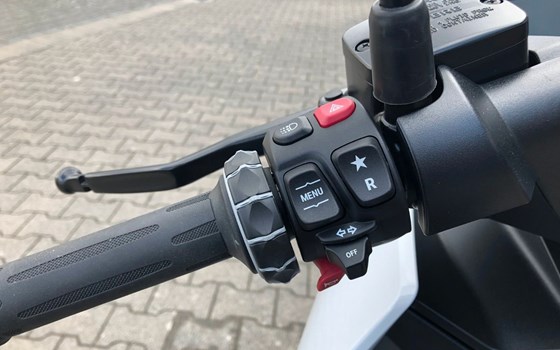 Gebrauchtmotorrad BMW CE 04 - Bild 19